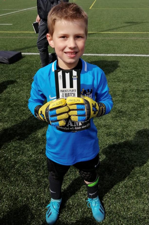J4KHQ's tweet photo. J4K Joshua played all 40 minutes last week for Westella &amp; Willerby U7's and only conceded 1 goal. Deservedly won the parents player of the match. https://t.co/fV2D7Xb7DJ