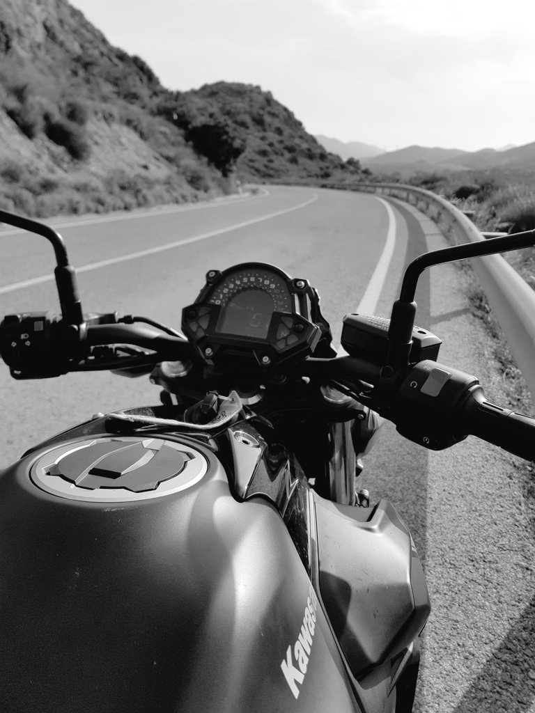 BaMig_'s tweet photo. #kawasaki #z650 #route #beautifulplace https://t.co/ZPVZoJtBEp