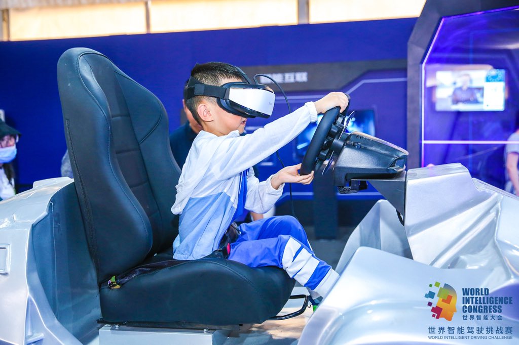 EDNewsChina's tweet image. The 2021 World Intelligent Driving Challenge (2021 #WIDC) recently opened in Dongli Lake, north #China’s #Tianjin. A total of 143 teams participated in the competition, with more than 30% are #enterprises