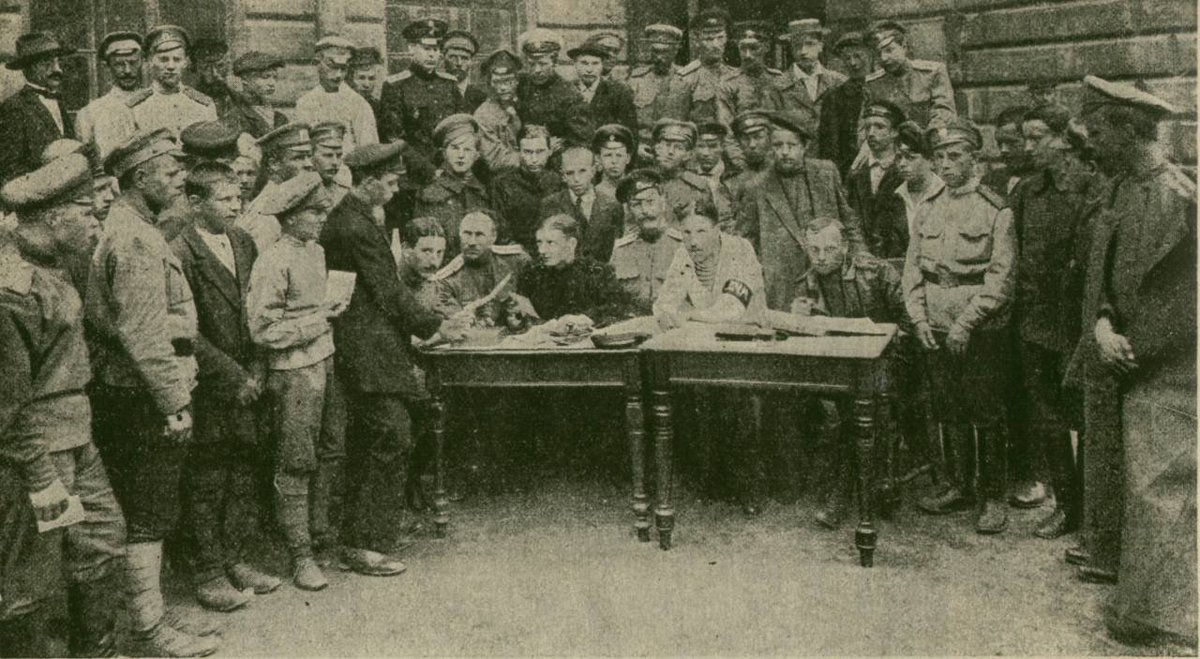 ричард мэдден 1917. бенедикт камбербэтч 1917. женский батальон смерти 1917. 1917 фильм 2019 ричард мэдден. ленин выступление 1917.