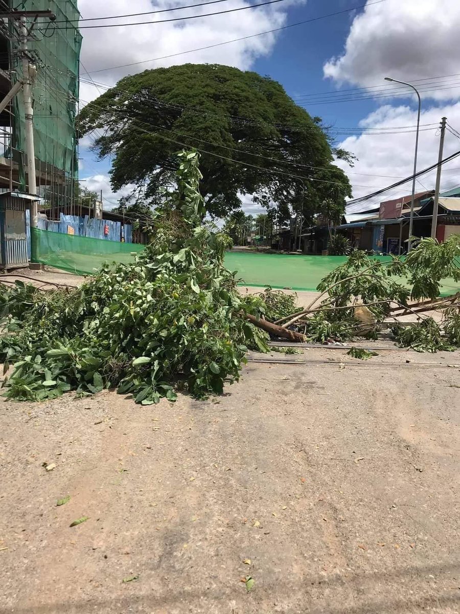 SpringBago's tweet photo. Morning Scenes of Pyi Htaung Su Main Road in #MingLon ward, #Loikaw on May 24.
Pray for Karenni
#SaveKayahState
#WhatsHappeningInMyanmar
#May24Coup https://t.co/uM7A9JwbkE