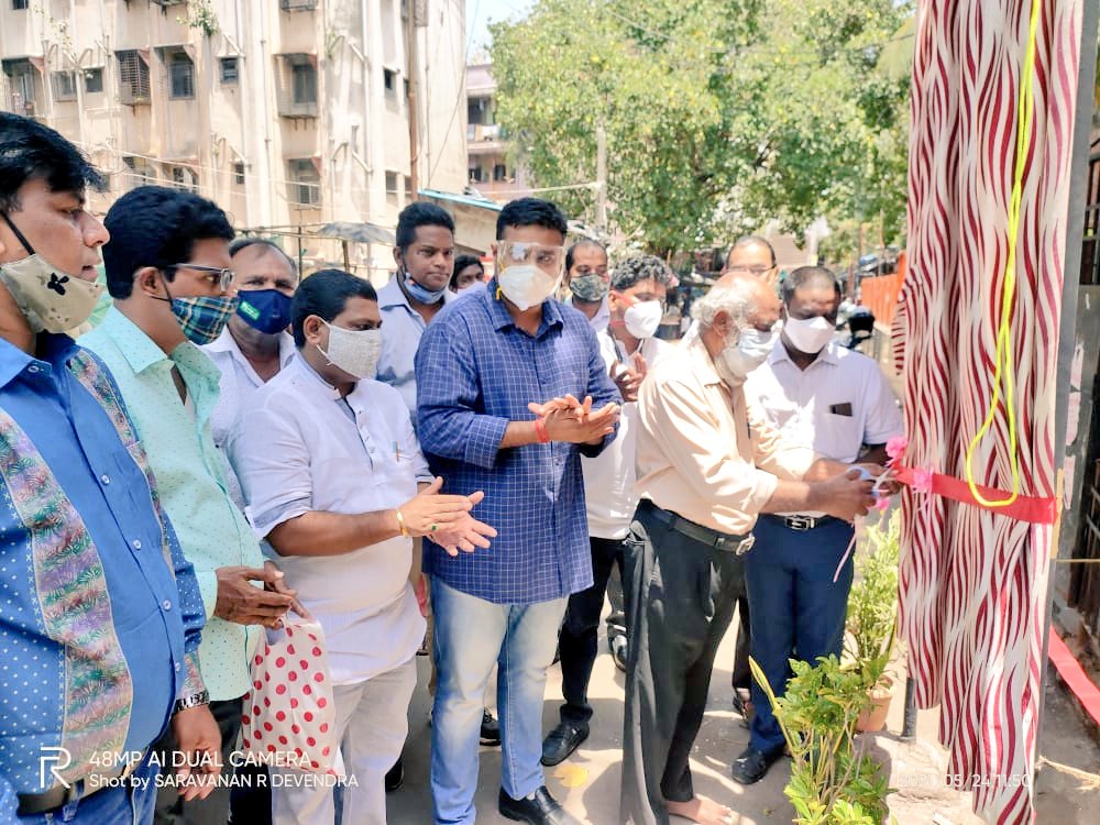 GaneshYadavINC's tweet photo. Innaugurated Congress party board at Sardar Nagar Junction, Sion Koliwada today organised by INC SM warrior @SamuelYobraj and also present with me were South Central Working DCC President @KachruYadav ji, PCC Secretary Velu Devendra ji and other congress leaders and workers. https://t.co/2fqNyqRJAi