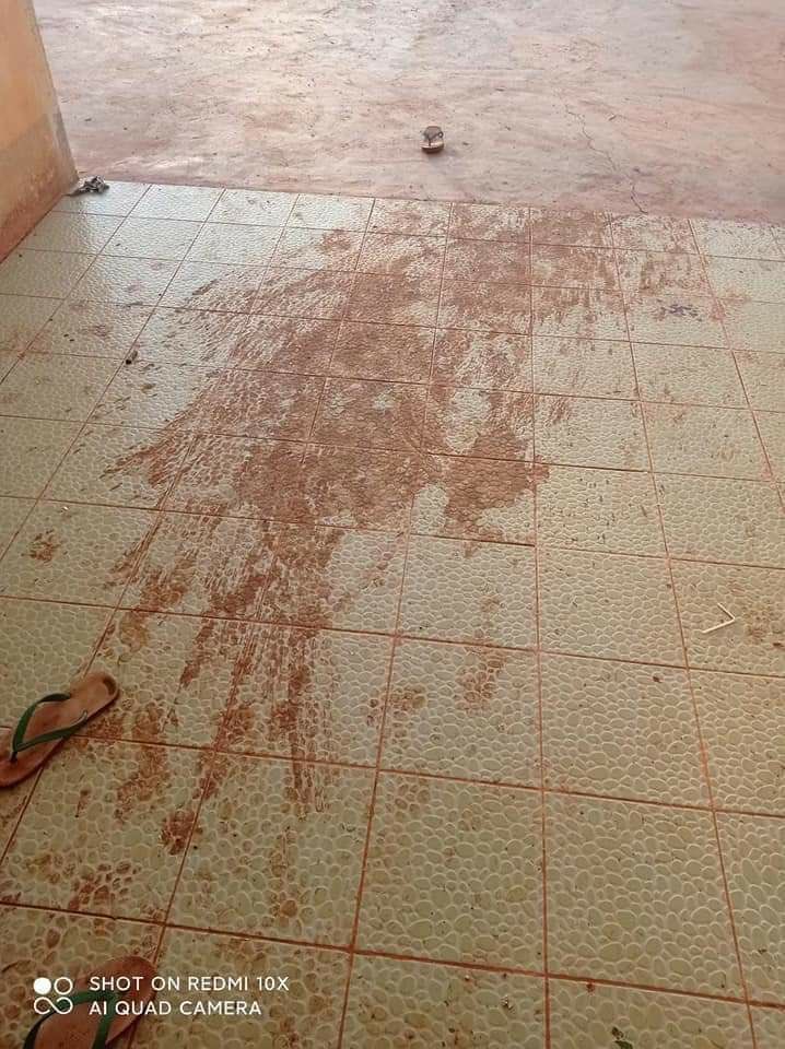nslwin's tweet photo. LOIKAW, Karenni (Kayah) State:

4 (a man &amp; 3 women) killed &amp; at least 8 injured on May 23 night as Terrorists (Myanmar security forces) fired into a Church in Kayan Thar Yar, Nwar La Poe village where the civilians are taking refuge.

#May24Coup #WhatsHappeningInMyanmar https://t.co/pWMcDuhzcc