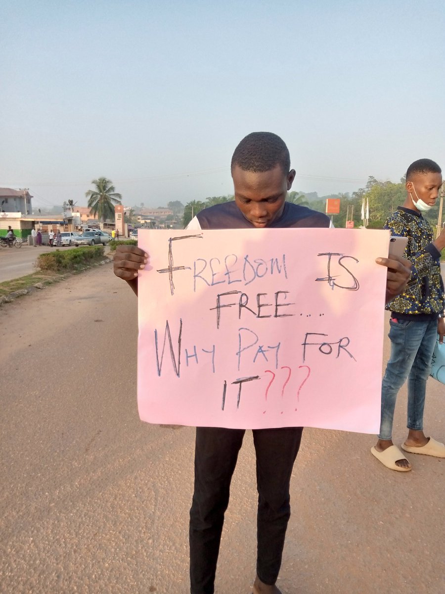 AdeyemoDaniel16's tweet photo. Freedom is free... Why pay for it??

#freeFUNAABite
#freenathanielolayinka
#freeourstudent

@SavvyRinu @AishaYesufu @mrmacaroni @TundeEddnut @Mahmoud_Damisi @TheOgbeniOpa @FcMglobal @proverbial011 https://t.co/Q7uJvKcikY