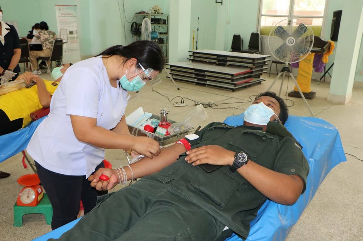 Army4PR's tweet image. เมื่อวันที่ 24 พ.ค.64 นศท.มทบ.45 (รด.จิตอาสา)"
ร่วมบริจาคโลหิตช่วยชาติ "รวมเลือดเนื้อชาติเชื้อไทย ณ ที่ว่าการอำเภอบ้านนาเดิม จ.สุราษฎร์ธานี
#กองทัพภาคที่4