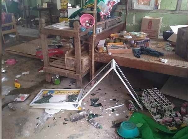 YEZAGYO, Magway Region:
Terrorists (Myanmar security forces) raided Zee Taw Sanpya village. Destroyed the houses and properties. All the villagers from the village have fled from the village earlier.
#May24Coup #WhatsHappeningInMyanmar