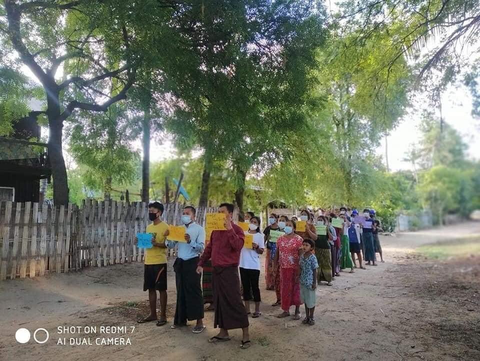 cho_thet's tweet photo. Evening Strike in #Monywa... 

Dictatorship Must Fail

#WhatsHappeningInMyanmar
#May24Coup https://t.co/b32W0PUbY7