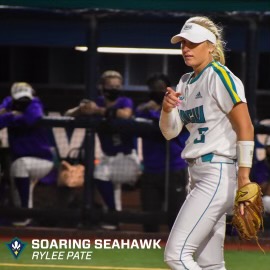 UNCWsoftball's tweet photo. [NEWS] UNCW Softball Unveils 2021 Team Awards

📝 https://t.co/g7gj96ayks

#HawkYeah https://t.co/gKbj36Vljh