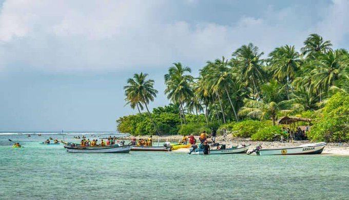 SherJawanIndia's tweet photo. This beautiful Island needs our attention on BJP’s Fascist agendas. We should start to discuss more about people’s democratic rights. Let’s us join &amp; loud our voice against administrations wicked policies &amp; laws on native people. Support &amp; #SaveLakshadweep. 
#StandWithLakshadweep https://t.co/q1wrbndEKe
