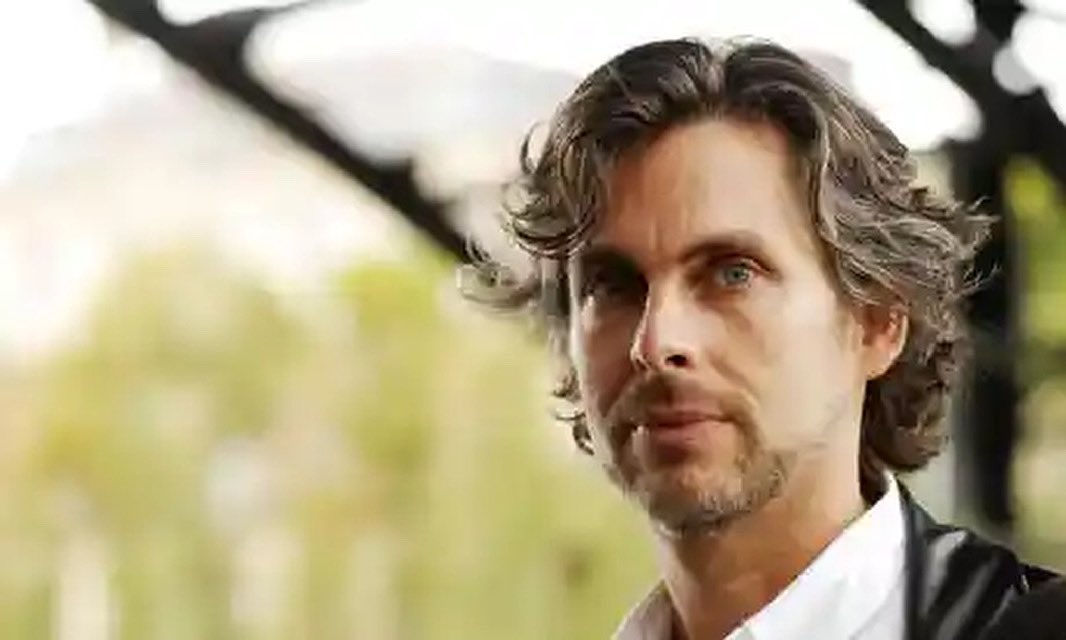 efeortega's tweet photo. 58 años del gran Michael Chabon novelista ganador del Pulitzer, Pen, Nebula y Hugo. Autor de novelas de “ficción literaria”, terror y ciencia ficción. Guionista de cómics, fan del rock progresivo (miembro del #RushArmy), showrunner de #StarTrekPiccard, nerd confeso y >> https://t.co/PVaOcizM6v