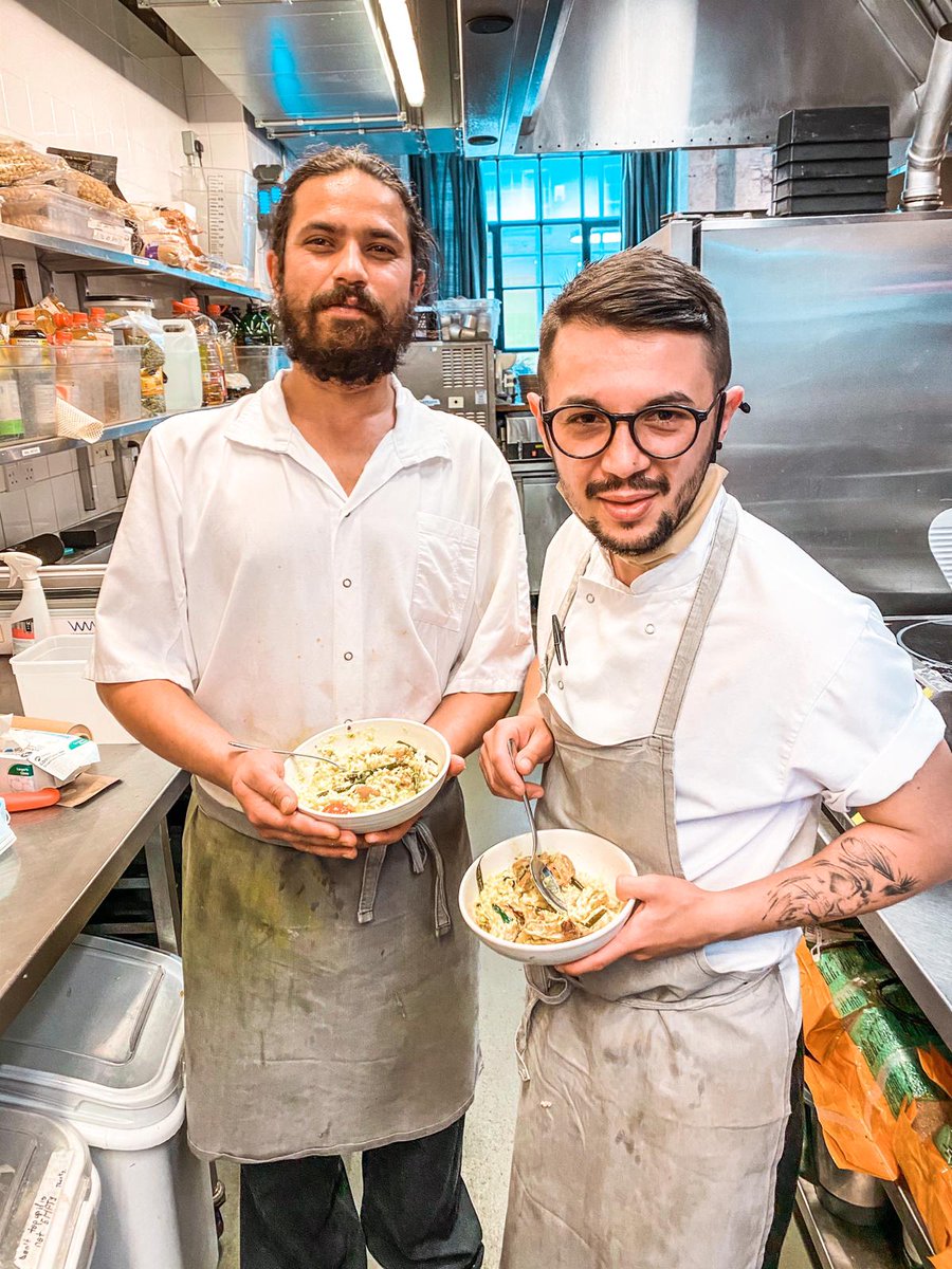 CaravanResto's tweet photo. Safe to say that everything was a bit hit with the teams! Big up Bianca, Charles & Matt! 👏👏👏
#CaravanofLove #DeliverywithLove https://t.co/TosVS2OxvD