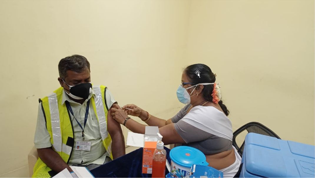 concor_india's tweet photo. @concor_india ICD, Tondiarpet, Chennai (TNPM) in association with @chennaicorp has conducted #Covid19 #Vaccination Medical Camp for Employees, Workers and Stakeholders  #ConcorCares 
CONCOR is not only professional but also Social Driven Org. 
#vaccinated
https://t.co/h4zbork0mR