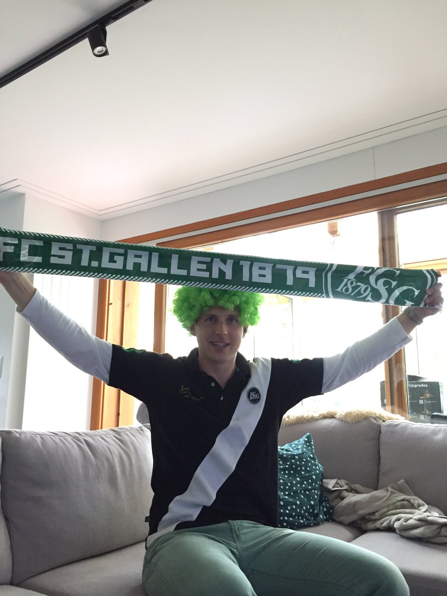 RalphLehner's tweet photo. Bereit für den Cupfinal. Hopp Sanggale! Möge die Perücke dem @FCSG_1879 dieses Jahr mehr Glück bringen als im letzten Cupfinal gegen Lausanne. https://t.co/dGy411QmdT