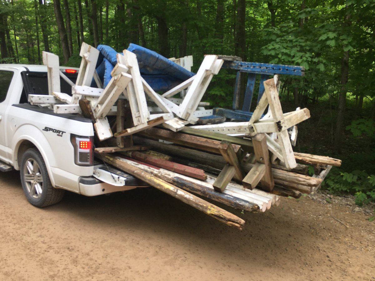 OPP_CR's tweet image. Picking up FREE things may actually cost you $ if you don't properly secure, load and flag it. Plan ahead for what you are picking up and ensure you have the right equipment to bring it home safely. #drivesafe #secureload #planahead #LongWeekend #CRSW2021 #CaledonOPP ^im