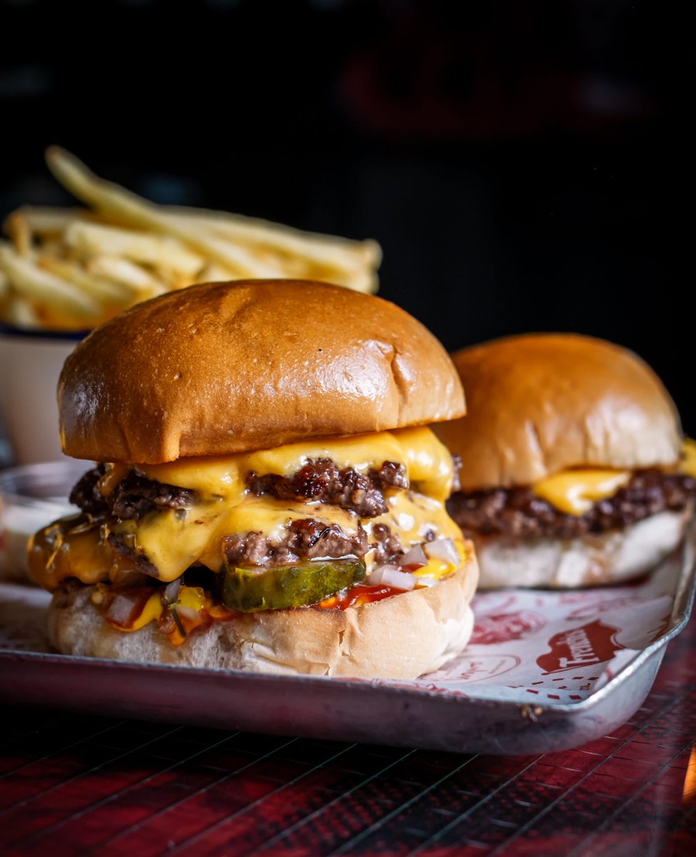 The weather might be miserable, but your lunch doesn’t have to be🤤

Burger + Fries + Soda = £12 

Mon - Fri 12pm - 5pm 

#ThatsLunchSorted #MEATliquor #LunchDeal