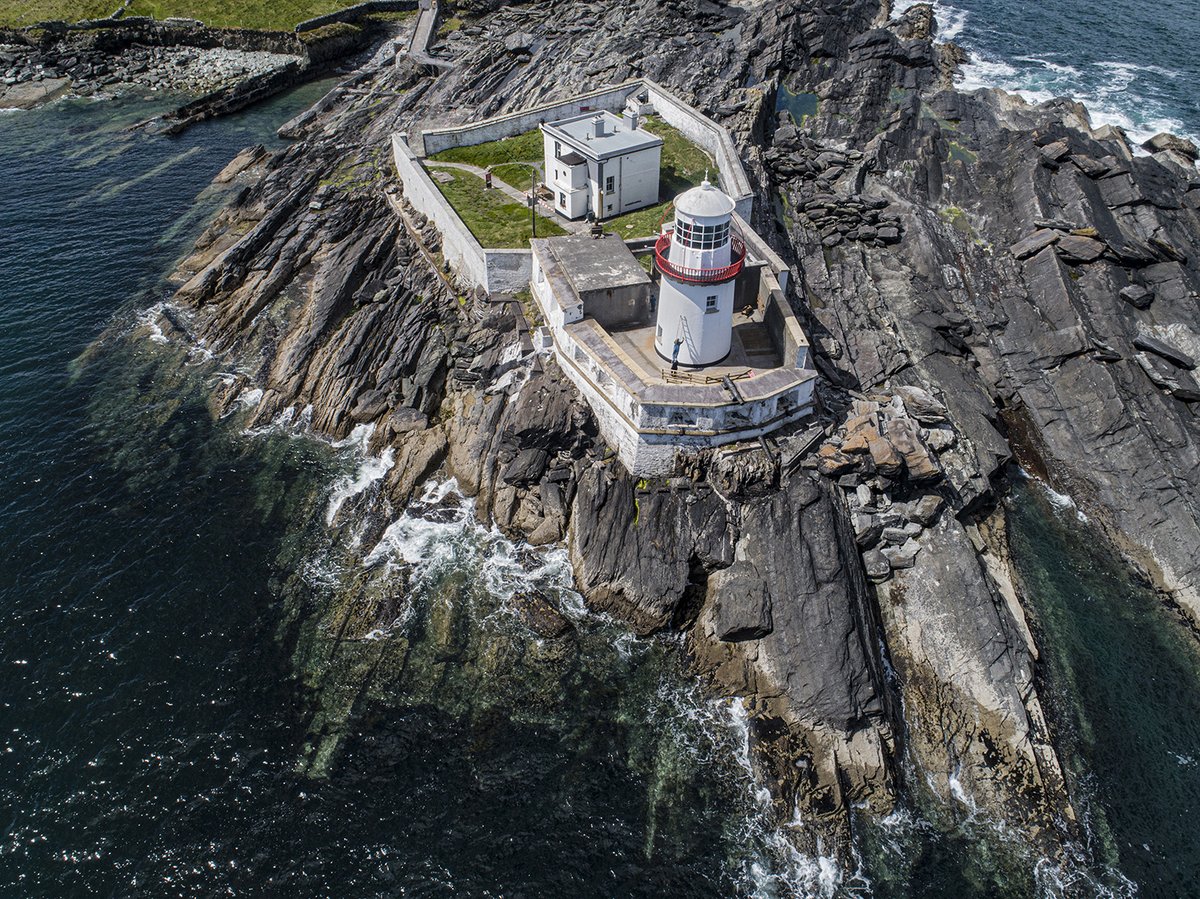 Guess where? 
It's a lighthouse in Ireland, and a new visitor experience has just been launched there... 
📸  @valphoto
#LoveIreland
#WhenWeTravelAgain