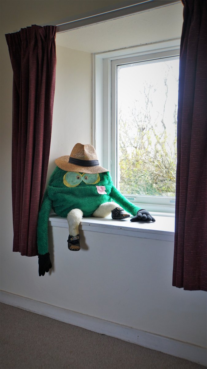 DGS120's tweet photo. Flumpy superstylin' at da window! @flumpytheclown @nickyforvictory #flumps #flumpy https://t.co/yUd9EJs6h4