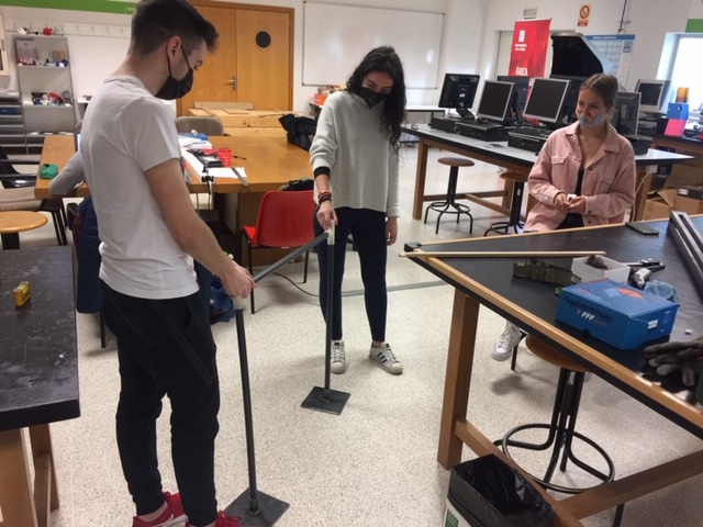 URTecFab's tweet photo. 📢Este viernes 28-05 de 12H-14H en la ETSII, los estudiantes de Tecnología de Fabricación @unirioja presentan sus productos para ayudar a personas en situación de dependencia. Productos destinados a @aspacerioja  #FHCALAHORRA @InfoSeebv. Gracias a @area_urmaker #InnovaDocenteUR https://t.co/XgUgh93Ggu
