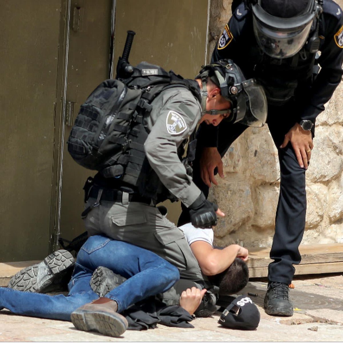 khalidadelzo3bi's tweet photo. - What’s happening in Palestine is a retaliation for the humiliation that Israel suffered lately,under the name of achieving(law&amp;order)!violently arresting who they call”targets bank”of the protesters participated in defending Gaza’s genocide.
#IsraelApartheidstate #SavePalestine https://t.co/lV1YQQVXXX