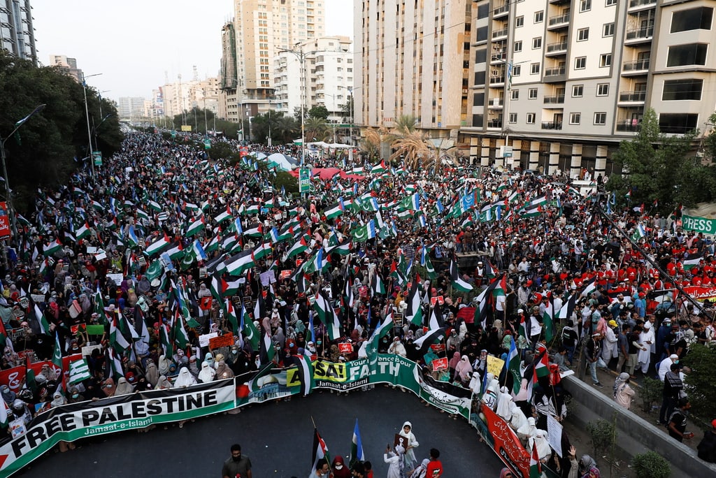 gazaapost's tweet photo. #photod of a massive demonstration in the #Pakistani city of #Karachi in support of #Jerusalem and solidarity with #Gaza. https://t.co/eYO0q6iaWG