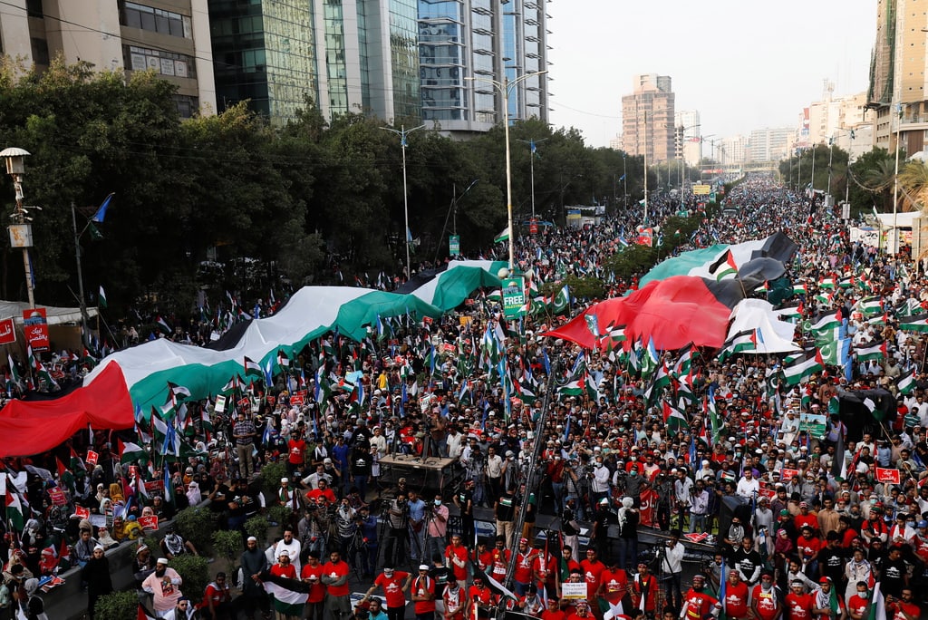 gazaapost's tweet photo. #photod of a massive demonstration in the #Pakistani city of #Karachi in support of #Jerusalem and solidarity with #Gaza. https://t.co/eYO0q6iaWG