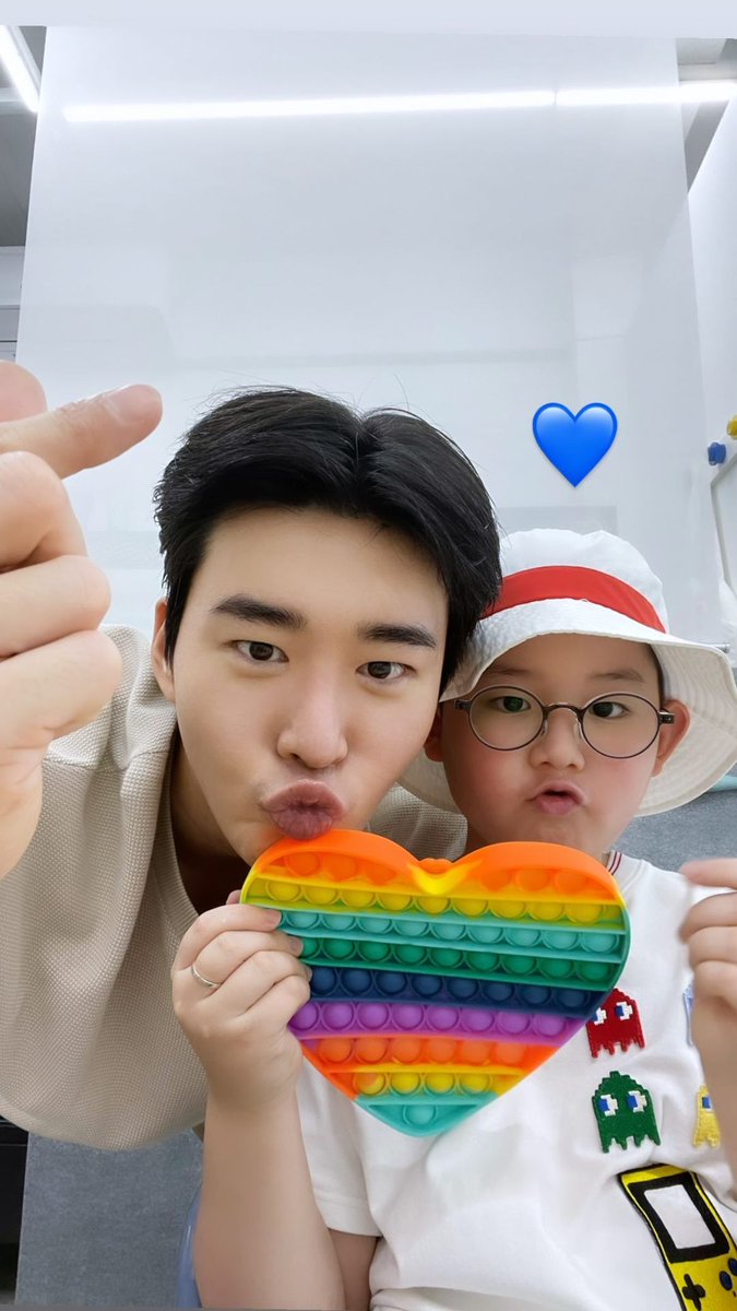 RigelblueBeta's tweet photo. Daily dose 💊💉🤭
#kimkwon #kimkeonwoo #yanghobeom #kangseongmo #royryu #choimoonshik #navillera #leverage #heispsychometric #marrymenow #witchcourt #voice #metooflower #cheoyong2 
#김권 #김건우 #양호범 #로이류 #최문식 #강성모 #나빌레라 #레버리지 #사이코메트리그녀석 #같이살래요 https://t.co/oDt19bFNcB