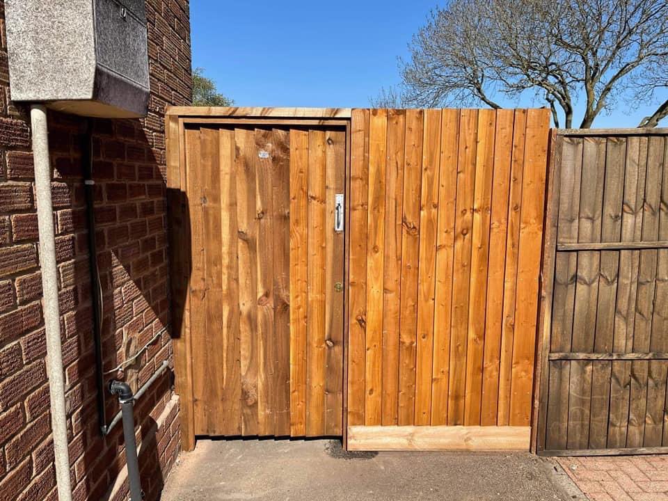 We are able to supply and fit a range of gates. A standard alleyway size gate to larger gates for security. We can order gates to bespoke sizes. 

We have the ability to source, timber, metal &amp; composite gates. 

#landscaping #security #fencing #healyfencingandlandscaping
