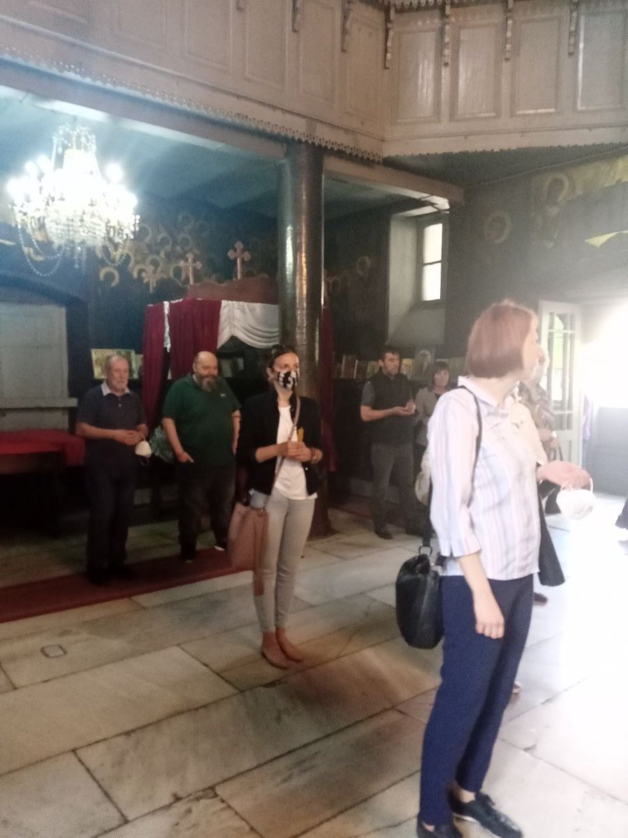 Претставници од ОК Центар положија цвеќе пред споменикот на Македонските Просветители Светите браќа Кирил и Методиј и присуствуваа на Божествената литургија во црквата Св. Димитрија.
