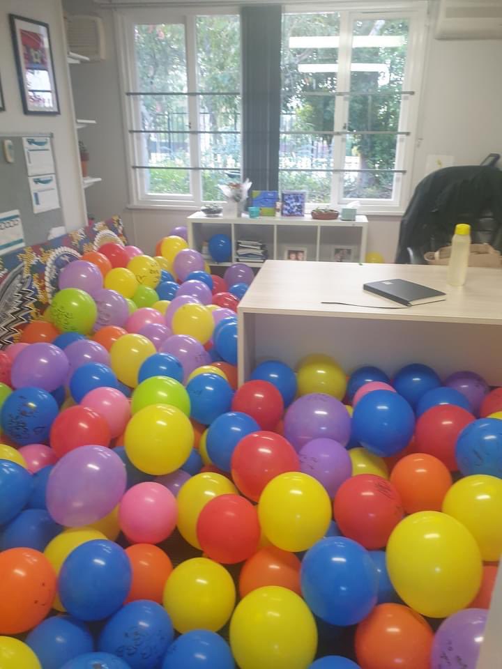 wiripaang's tweet photo. When your principal is off site learning morethe staff and students made sure she knew she was missed! Every kid wrote a message on a balloon and ‘popped’ it into her office! What a way to start Week 6!!! #lovewhereyouwork @GlenrockNetwork @NSWEducation @SteveHarrisDEL https://t.co/lw0t3hOWjk