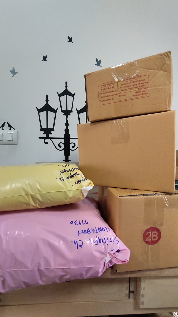 Mins_Shop's tweet photo. ส่งของแล้วน้า ขอบคุณมากๆค่ะ #พรีสินค้าเกาหลี #สกินแคร์ #น้ําพริกกากหมู https://t.co/kClUwcS5tr