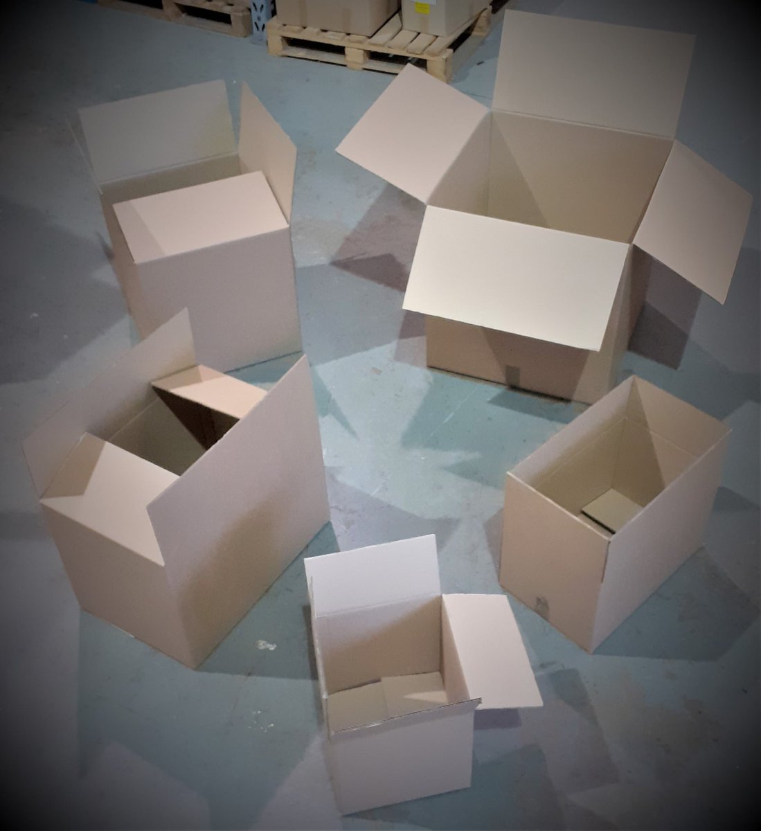Need large boxes to ship your products or help you move large items ? We have strong double walled cardboard boxes available in a range of sizes 😊#Louthchat