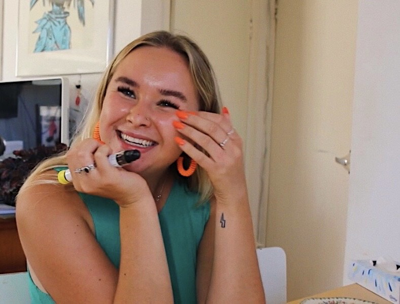 In our latest 'Meet the Team' blog, we caught up with our wonderful Chloe aka <a href="/PEANUTFREEZONE_/">PEANUTFREEZONE</a> to talk about her new project, raising awareness &amp; educating people about airborne anaphylaxis, as well as her success so far &amp; what companies can do to help - theoldmarket.com/news/interview…