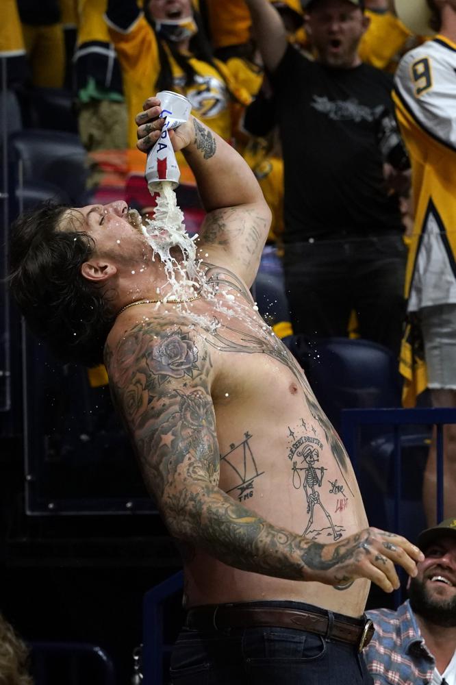 WKRN's tweet photo. Waking up on Victory Monday like... 

#GMN https://t.co/lU6MewAPvc