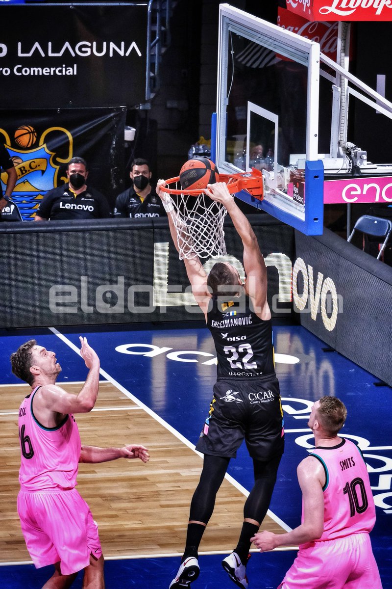 Jacfotografo's tweet photo. La fotogalería del Lenovo Tenerife ante FC Barcelona en Liga Endesa - https://t.co/dugB7BVK9M #LigaEndesa  https://t.co/oqfgGfiGUk https://t.co/63N57a2jaD