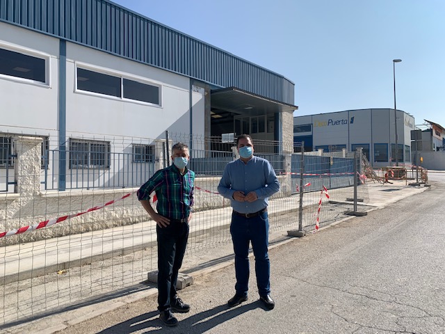 AytoMartos's tweet photo. Inversión de cerca de 50.000 euros en la mejora de acerados en el polígono industrial https://t.co/9TZd5AE04y https://t.co/pugUtldFNo