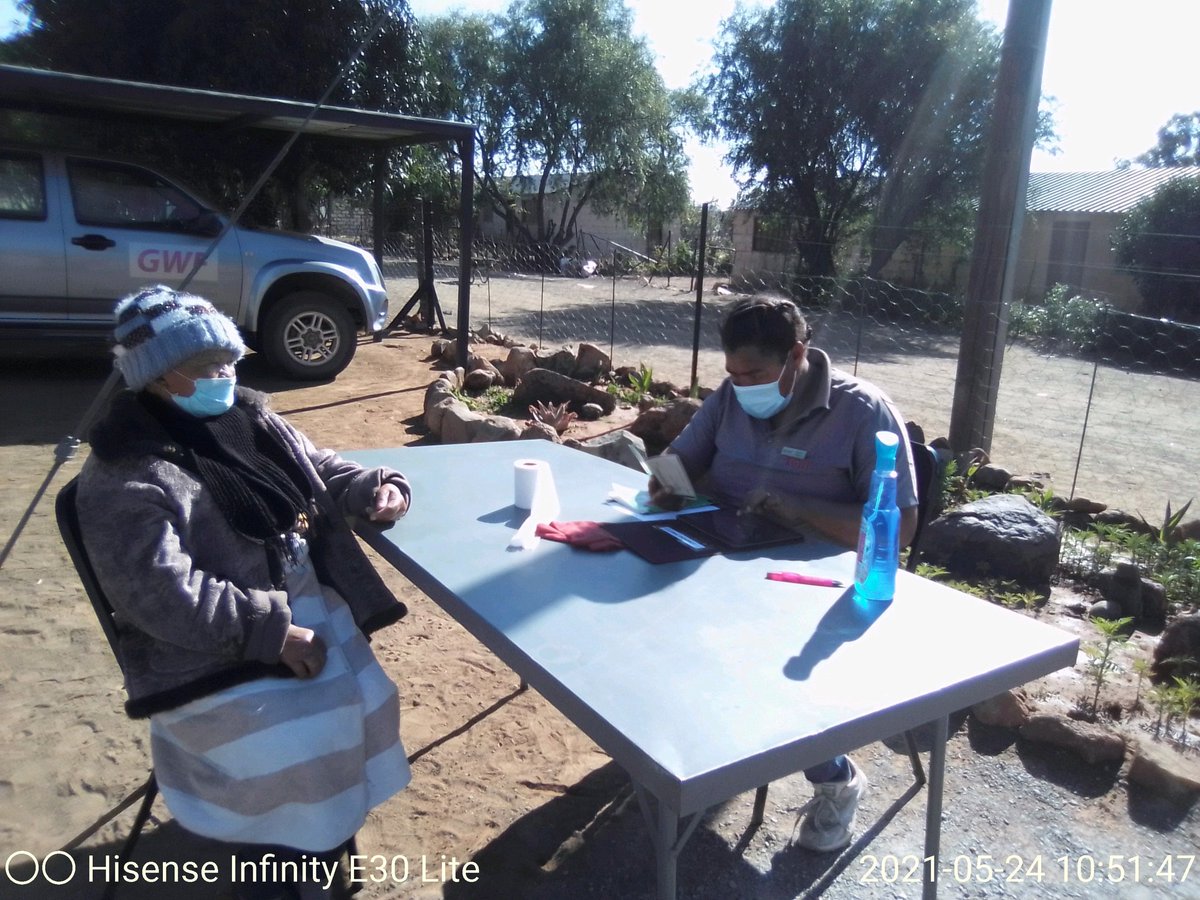 millavanwyk's tweet photo. Helping the old people in our community to get registered for the covid-19 vaccines @GwfOnline @PhiliDLC @RushMoose @sanahvanwyk https://t.co/5z6P8wY9Bw