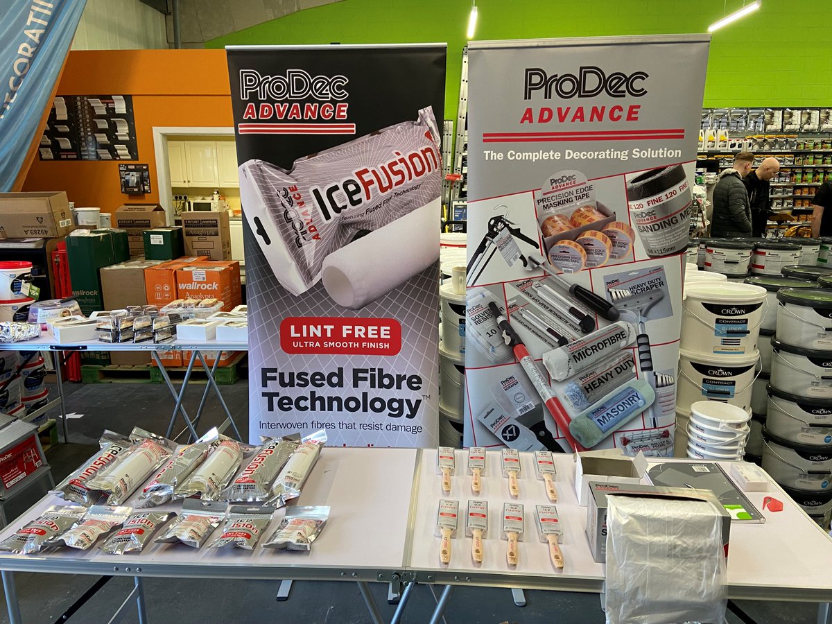ProDecProducts's tweet image. Today, the Crown Decorating Centre in Burnley is demonstrating our Ice Fusion Rollers, Paint Brushes and super cling dustsheet.

They have a BBQ on the go as well as cakes, tea and coffee.

#prodec #icefusion #paintinganddecorating