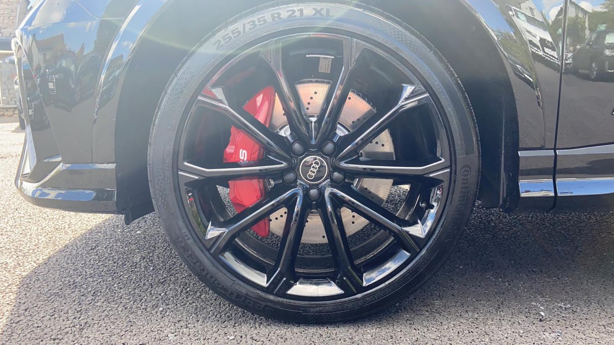 LDistrictAudi's tweet photo. Showroom focus on - the Audi RS Q3 Audi Sport Edition, in Mythos Black

The new, compact high-performance Audi RS Q3 and Audi RS Q3 Sportback SUVs. Athletic design meets superb everyday usability. 

https://t.co/2qEfrvMIAI https://t.co/nm2AtqyyGK