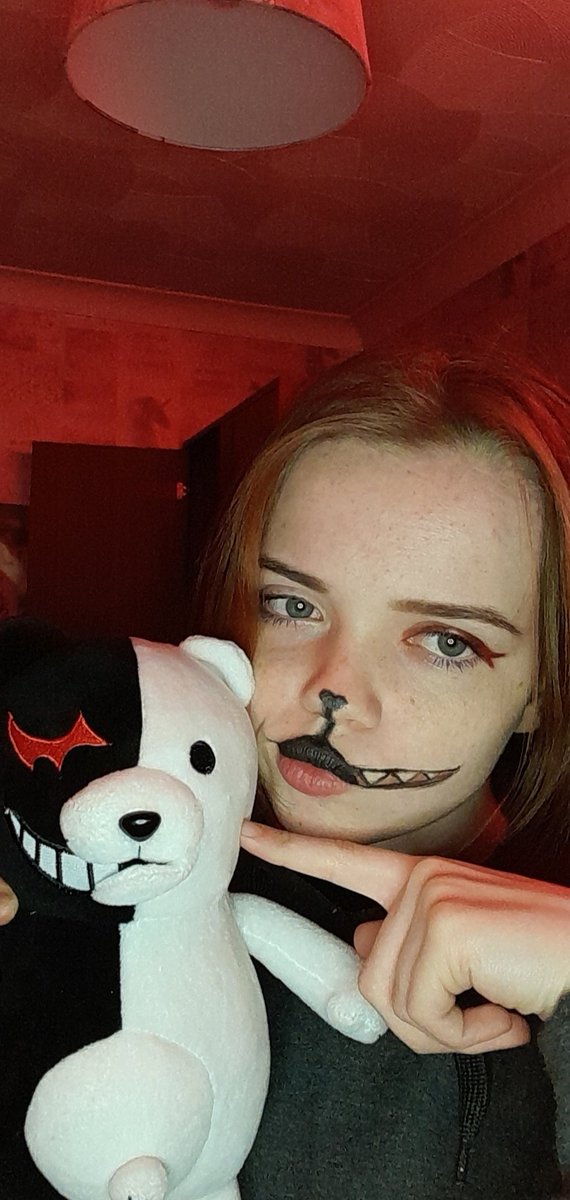 LilCosplayer's tweet photo. Tried doing monokuma makeup https://t.co/iAMO5lhLGX