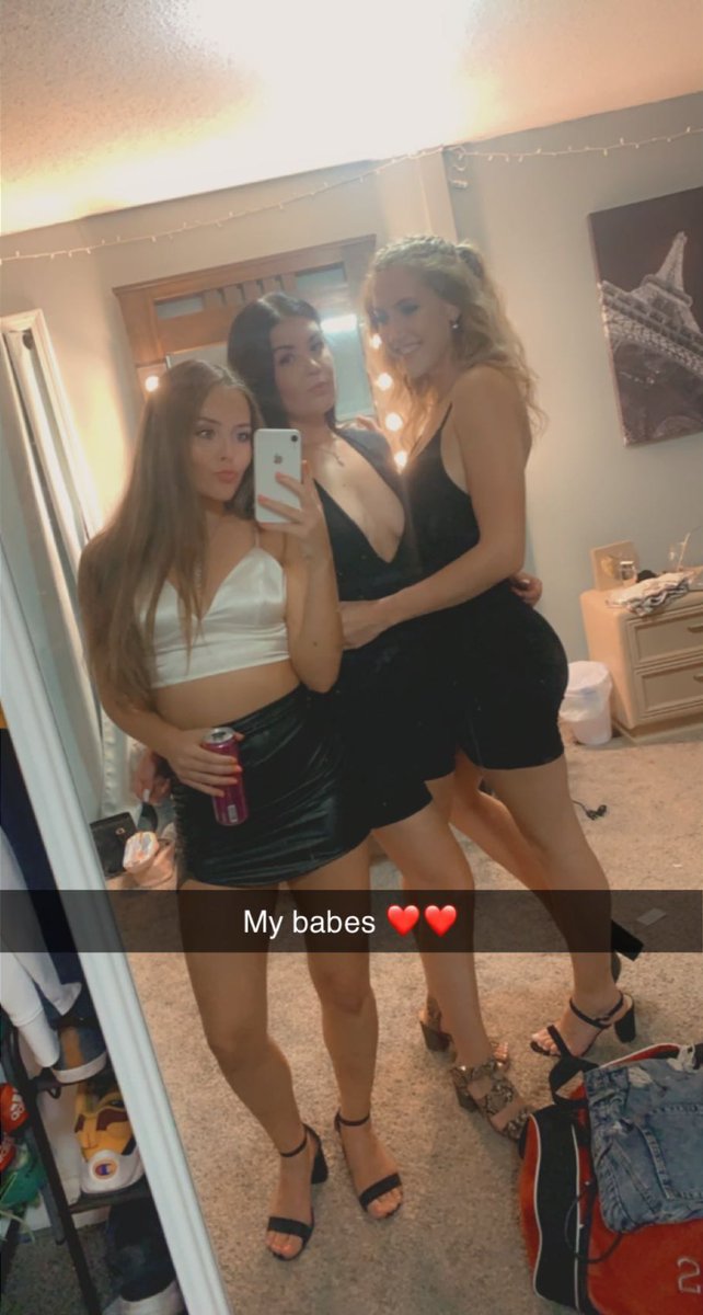 boobelle3693's tweet photo. Just 3 bad bitches nbd https://t.co/Et1kJPCrkZ