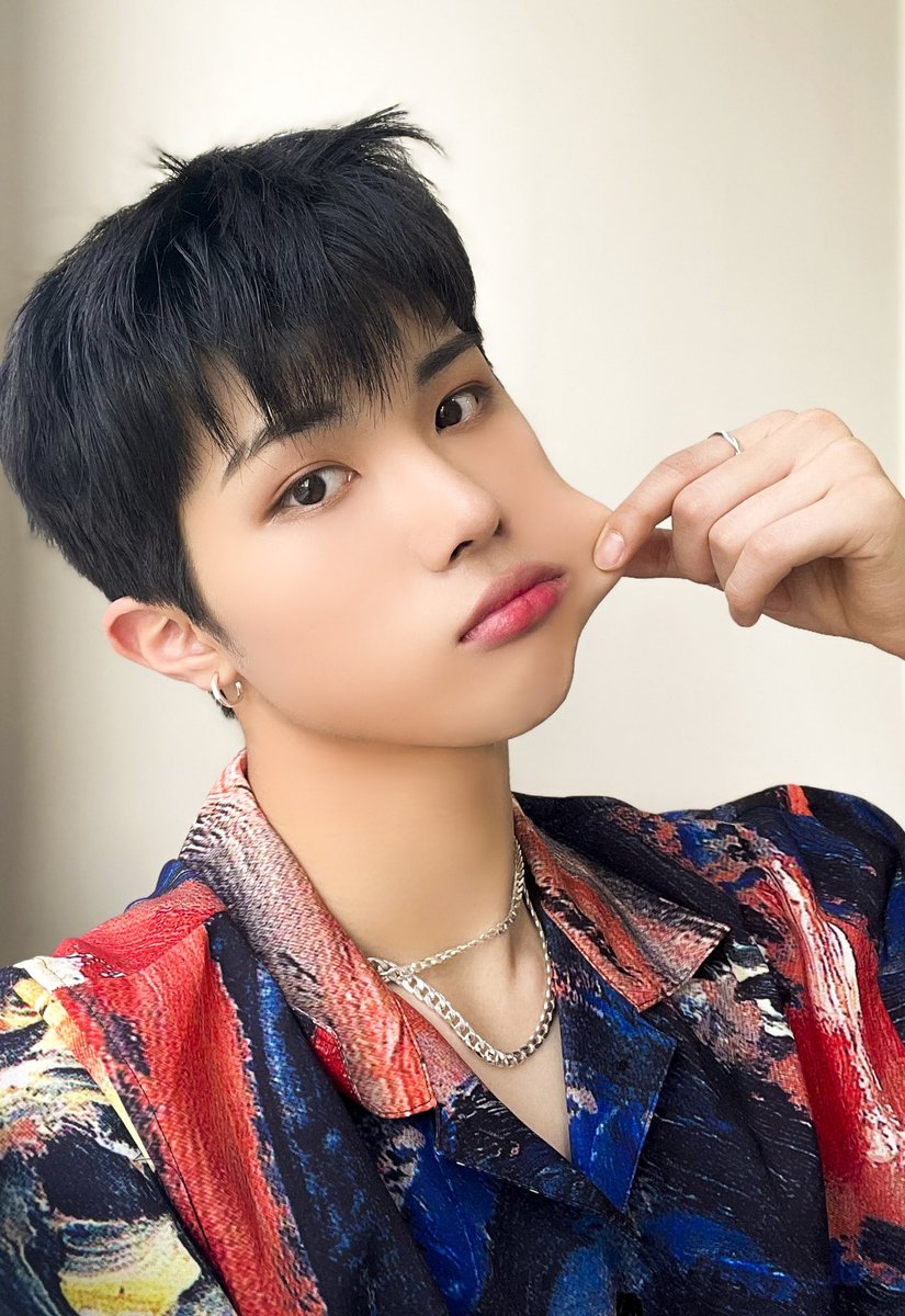 WUZO_BLITZERS's tweet photo. [📷][#BLITZERS]
[#JUHAN_RAID]
볼 꼬집 쭈~욱~!
Pinch my cheek~!

#블리처스 #JUHAN #주한 https://t.co/1x6wwhf6Dg