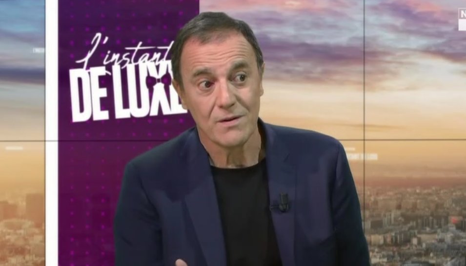 Mediasinfos's tweet photo. Sur #NonStopPeople, #ThierryBeccaro a révèlé souffrir de dépression: "Je n'ai pas attendu d'arrêter #Motus pour la connaître. J'ai décidé de faire croire aux gens que tout vas bien. J'ai toujours ma boîte de #Lexomyl dans la poche. Voilà ce que la maltraitance peut entraîner". https://t.co/PHH1pRIEtH