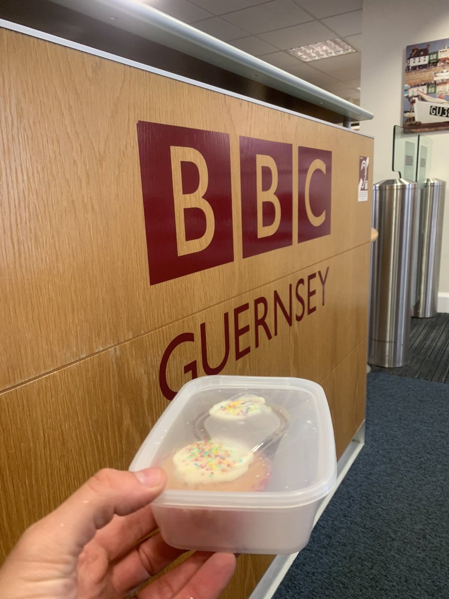GSPCA's tweet photo. Listen in to @BBCGuernsey to hear @SteveJByrne chat to @clairecath_cart about #GSPCACupcakeWeek https://t.co/3x6G5hnvGr @bbcchannelislands #BBCGuernsey #GSPCA #GuernseySPCA #Cupcake #CupcakeWeek @gspca https://t.co/aB57We5uFp