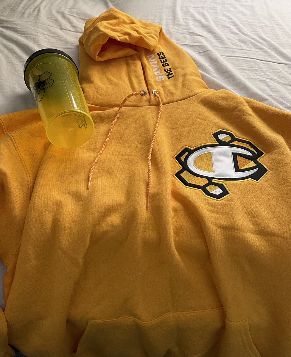 1stFusion_'s tweet photo. Got sent the wrong colour but a W still a W @SavinTheBees https://t.co/EZstSeX6Vz
