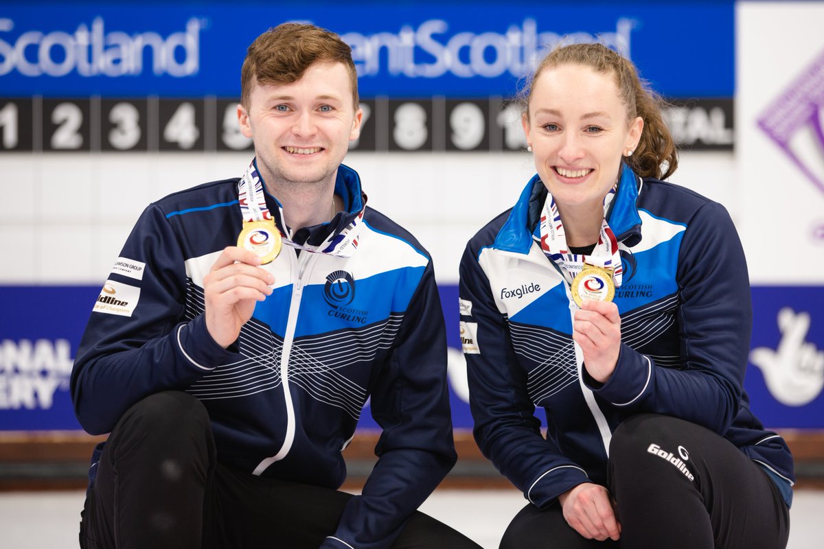 📸 SMILE...📸

...another chance to say a HUGE CONGRATULATIONS to Jen and Bruce on their #WMDCC2021 🥇achievement...

Thank you to all the athletes, staff, coaches, volunteers and all who made the competition possible...

PICS WCF/Celine Stucki

#JensNotLettingGo #LoveTheseGuys