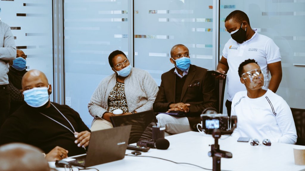 SipheMacanda's tweet photo. Towards #BuildingACapable4IRArmy https://t.co/EKmCttXALw