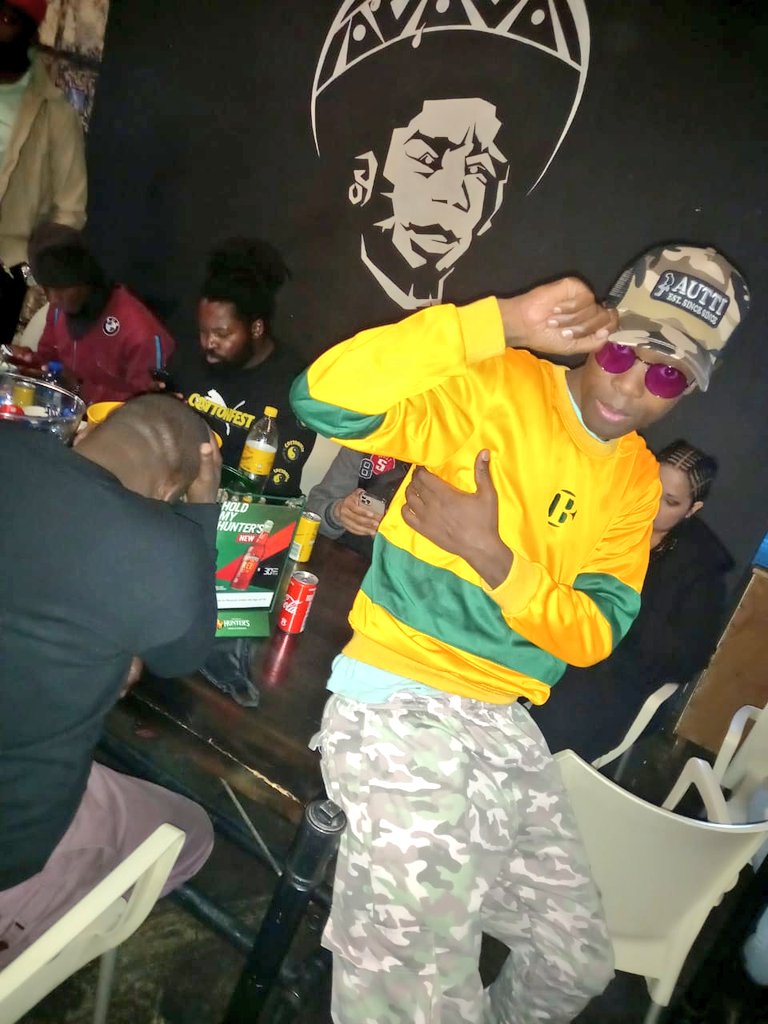 AuttiOnline's tweet photo. S/O @rashid_kay for the plug.. The #HipHopMasterClass was lit AFโผ๏ธ A Big S/O to #LawdOfTheDecks @DjZanD for supporting #UrNumber1KasiBrand #AUTTI_EstSinceSince ๐ค๐พ๐๐พ https://t.co/lCEOmcMkzX