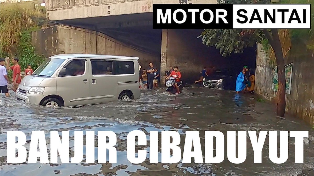 zulzolmotor's tweet image. Banjir di Cibaduyut kalau hujan deras. Video bisa ditonton disini youtube.com/watch?v=SU-ItA…