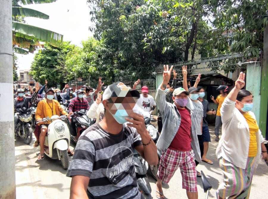 AyeAyesann's tweet photo. Residents from Aung Myay Tharzan, Mandalay staged a strike against dictatorship until democracy is achieved. #WhatsHappeningInMyanmar  #May24Coup #HelpKayah https://t.co/JVONU6GRsy