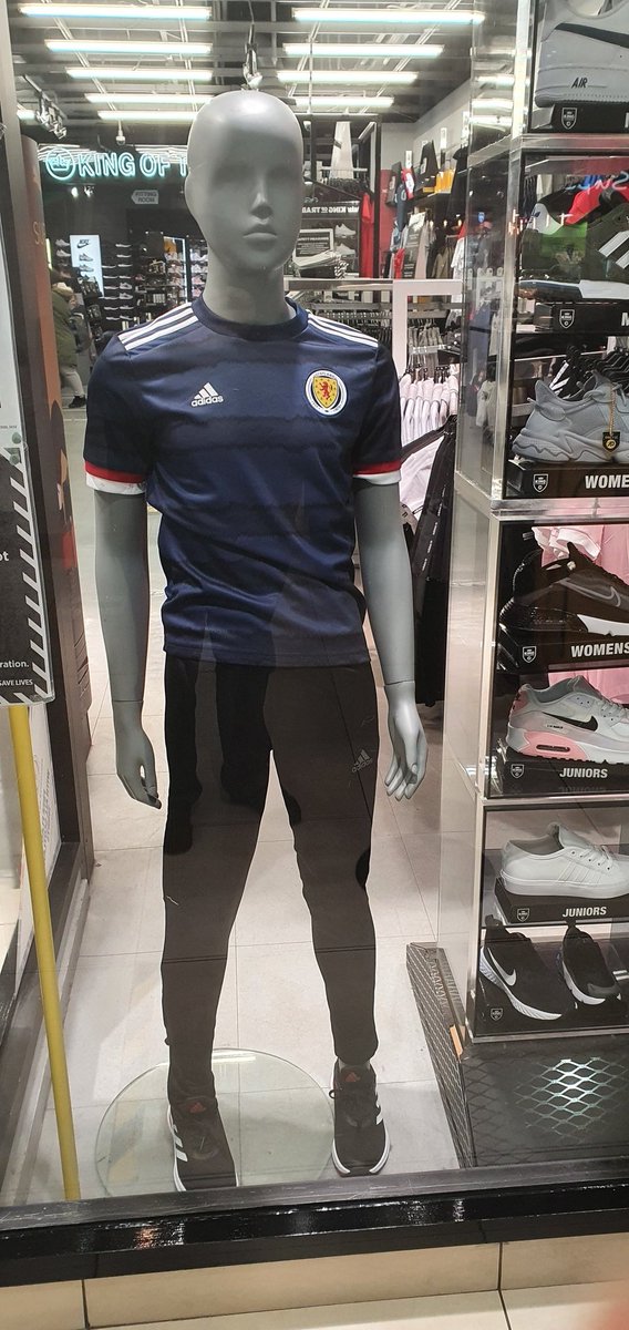 RobertTBruce8's tweet photo. Scotland's New home top on sale at #JDSPORTS #ParkheadForge https://t.co/clx0KcX48h